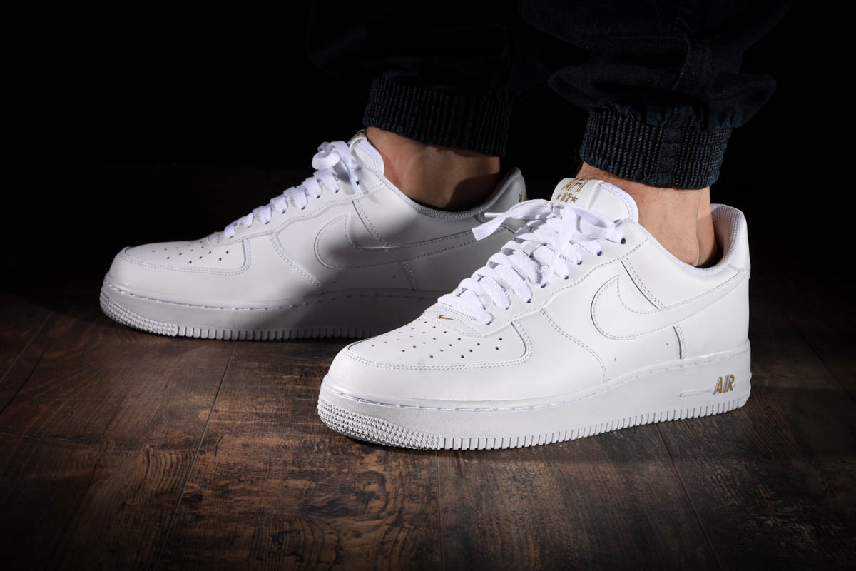 NIKE AIR FORCE 1 '07 WHITE