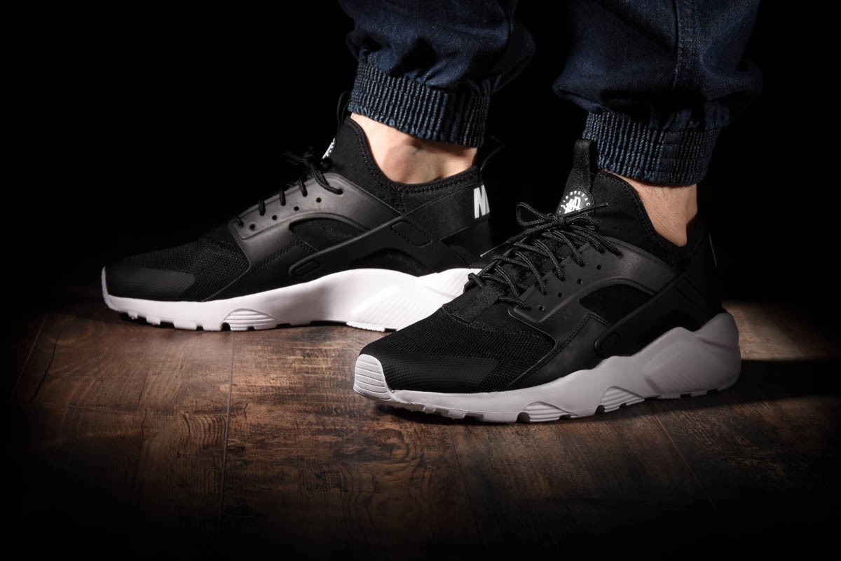 Nike huarache run ultra on clearance feet