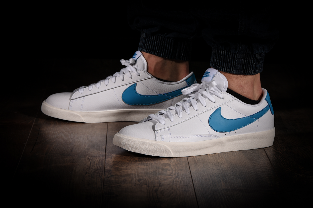 NIKE BLAZER LOW LEATHER WHITE BLUE SWOOSH