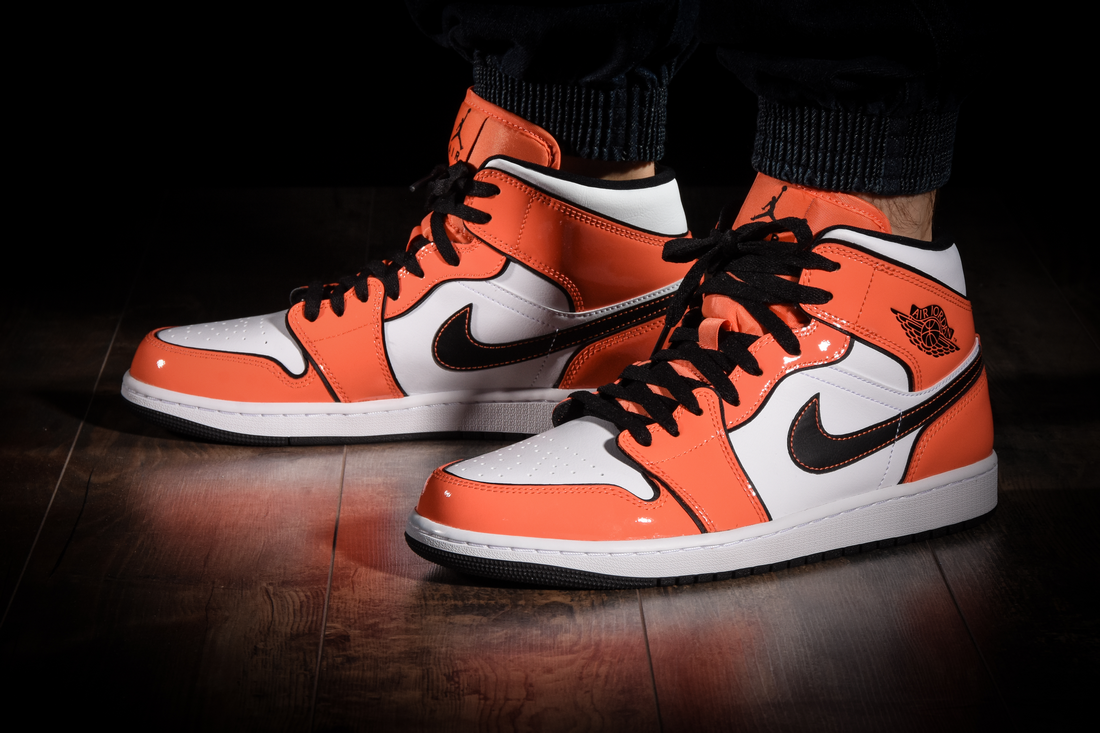 NIKE AIR JORDAN 1 RETRO MID SE PHOENIX SUNS