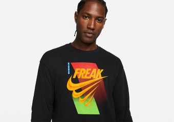 NIKE GIANNIS ANTETOKOUNMPO FREAK MAX90 LONG SLEEVE TEE BLACK