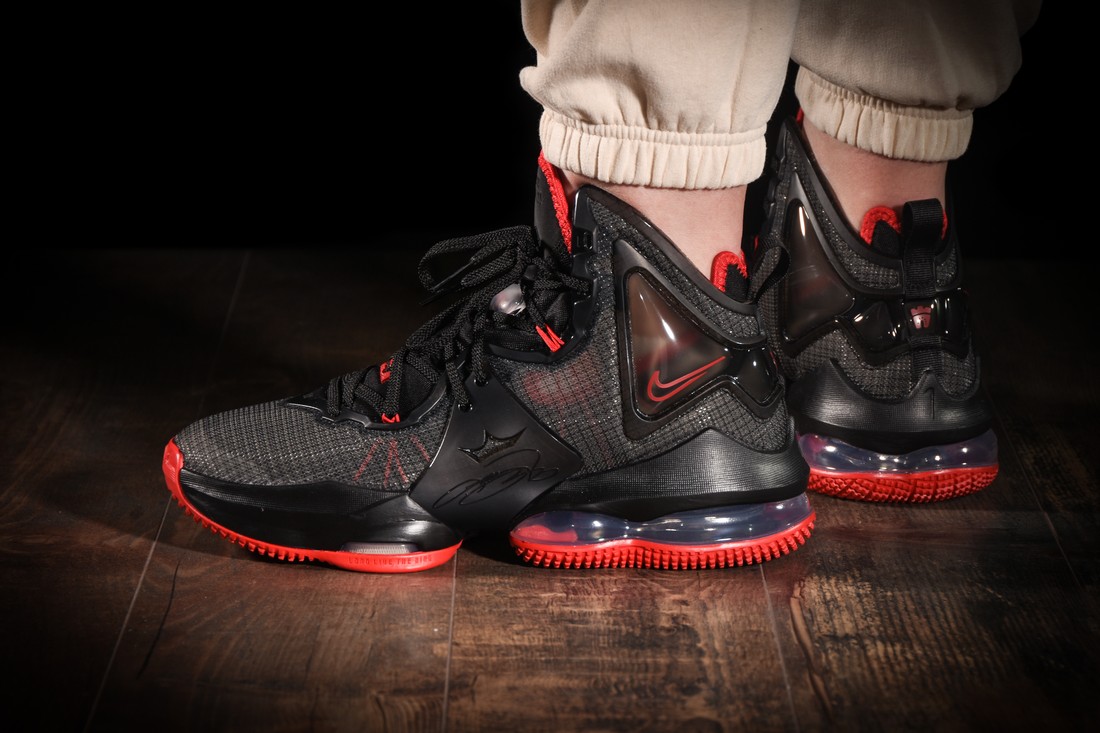 NIKE LEBRON 19 GS BRED for £150.00 | kicksmaniac.com