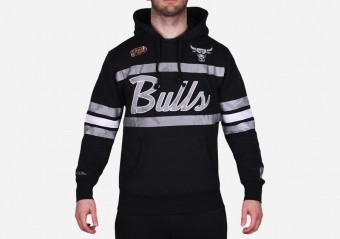 MITCHELL & NESS CAMO REFLECTIVE HEAD COACH HOODIE CHICAGO BULLS